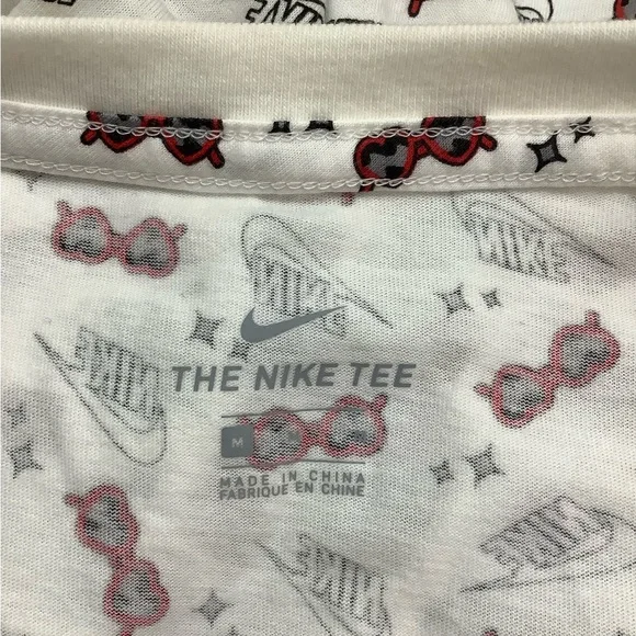 The Nike Tee Standard Fit Crop Top - Picture 5 of 6